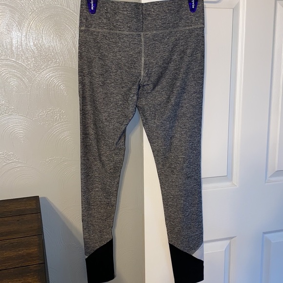 SOLD❤️ VS PINK Yoga Legging - Picture 2 of 4